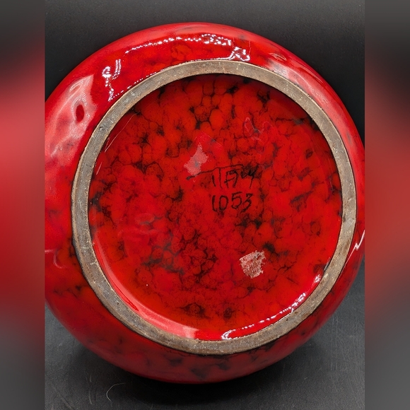 Vintage Italy Bright Red & Black Ceramic Vase, 7 In - Picture 8 of 13